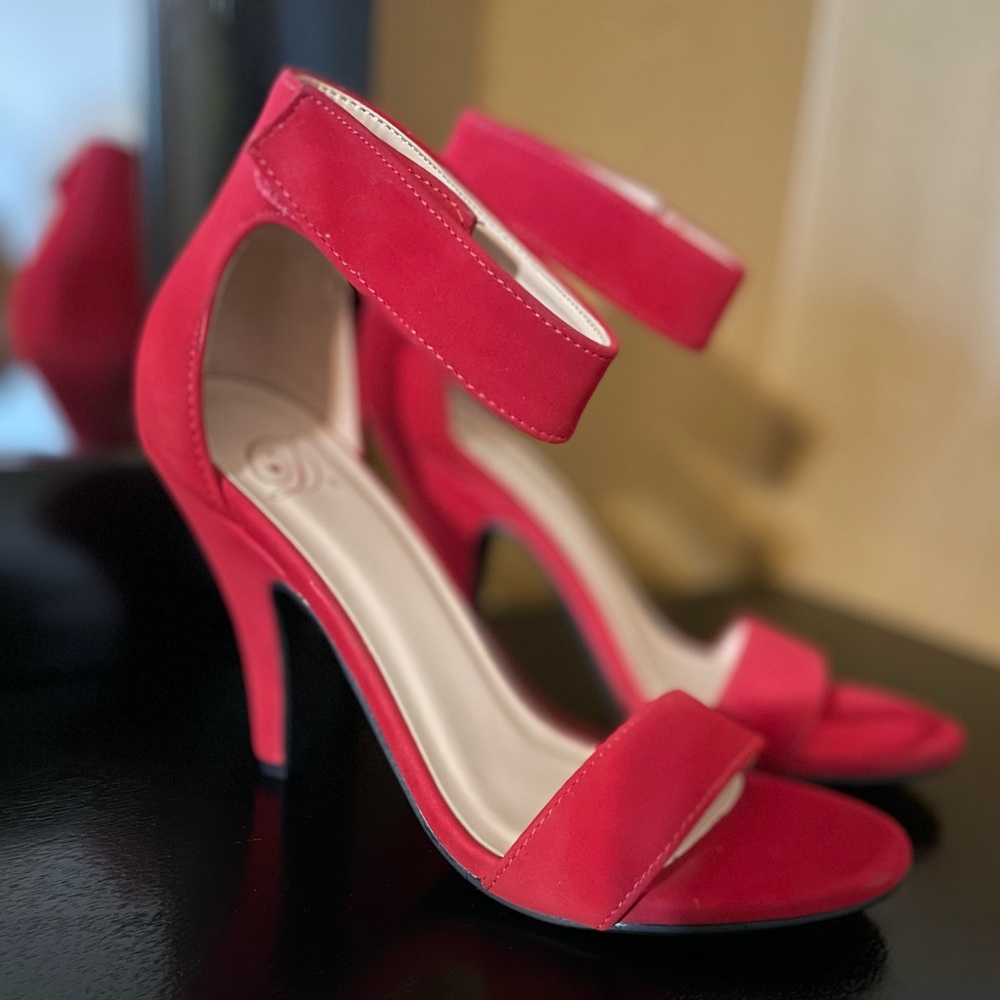 miss lola red heels